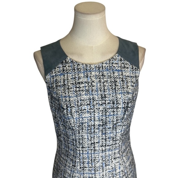Carolina Herrera Blue Tweed Fitted Sheath Dress Midi Italy Size 2 Work Party - Picture 6 of 10